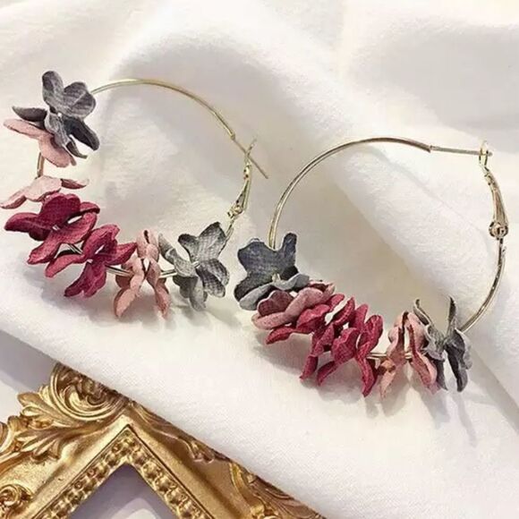 (G3) Floral Hoop Earrings - Picture 6 of 7